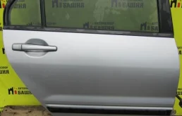 Стекло Mitsubishi Lancer MR525742 CS5A 4G18, заднее правое
