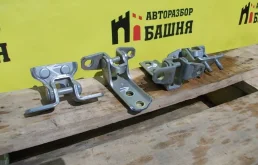Петля дверная Mitsubishi Outlander XL 5702A005 CW5W