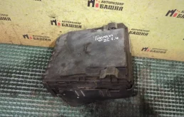 Блок предохранителей под капот Volkswagen Tiguan 2012 3C0937125A 1 CTHA