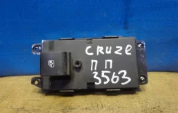 Кнопка стеклоподъемника Chevrolet Cruze 2009-2016 13305370 J300