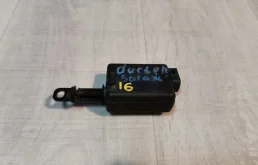 Активатор замка багажника Renault Duster 2012 7700712901 1.5 K9K884