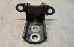 Петля двери Nissan Qashqai 2009 824212F030 J10 HR16DE