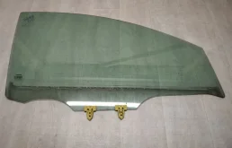 Стекло двери Nissan Note 2006 803009U000 E11 1.6 HR16DE, переднее правое