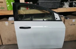 Дверь Ford Focus 3 1706278, передняя правая