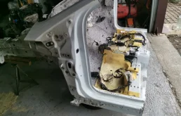 Стойка кузова Ford Focus 3 1742932, левая
