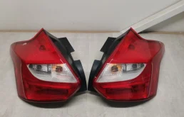 Фонарь задний Ford Focus 3 1825321