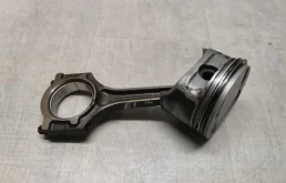 Поршень с шатуном Ford Focus 3 1739149