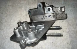 Кронштейн двигателя Ford Fusion 2008 1461299 CBK