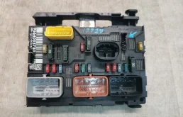 Блок предохранителей Citroen C4 9664055780