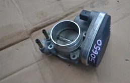 ЗАСЛОНКА ДРОССЕЛЬНАЯ Volkswagen Golf 2003-2009 06F133062 MK5 BLR