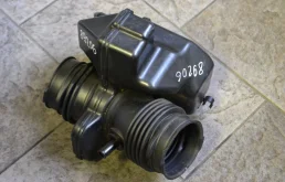 Патрубок воздушного фильтра Toyota Harrier 2003-2013 1788031120 XU30 2GRFE
