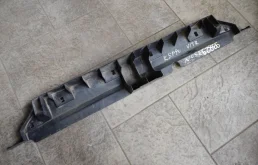 ЗАЩИТА РАДИАТОРА Toyota Vitz 2005-2011 5261752010 2 1KR-FE, передняя