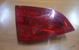 Фонарь задний внутренний левый Audi A4 8K9945093