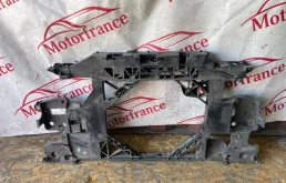 Панель передняя Renault Scenic 2006-2009 752100007R