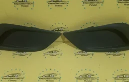 Заглушка противотуманной фары Ford Focus 2 1528560, передняя