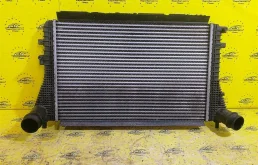 Радиатор интеркулера Volkswagen Passat B6 3C0145805AD