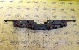 Кронштейн бампера Opel Astra 13264477 J, передний