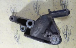 Кронштейн МКПП Opel Astra 13248661 J