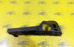 Кронштейн бампера Ford Focus 2 4M5117E856AC, передний правый