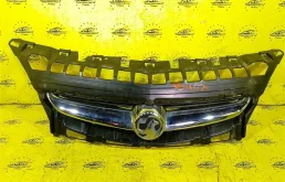 Решетка радиатора Opel Astra 13266577 J