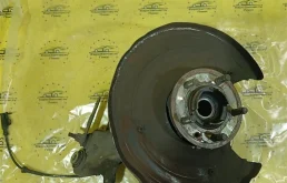 Кулак поворотный Land Rover Range Rover LR038550 L405, задний правый