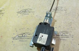 Активатор лючка бензобака Land Rover Discovery FSG500013 L319