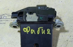 Замок багажника Skoda Fabia 2 5J0827501C 5J