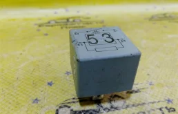 Реле Volkswagen Golf 5 141951253B MK5