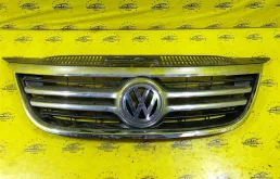 Решетка радиатора Volkswagen Tiguan 5N0853651A NF