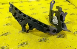 Кронштейн фары Audi A4 8K0805608 B8, правый