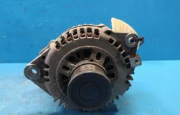 Генератор для Nissan X-Trail 2001 года на фотографиях