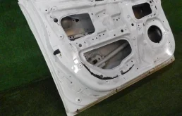 Дверь передняя левая для Hyundai Solaris 2016 года на фотографиях