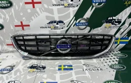 Решетка радиатора Volvo V40 2012-2016 V40 II (2012—2016)