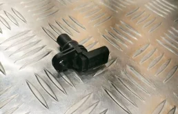 Датчик распредвала Volkswagen 04C907601