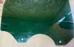 Стекло заднее Volkswagen Touareg 7L6845206E 7L6, правое