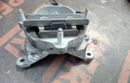 Подушка крепления кпп Audi A5 2010 2700 Дизель