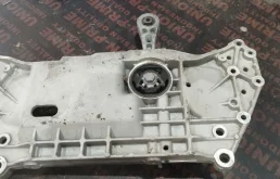 Балка подвески передняя (подрамник) Volkswagen Golf 2003
