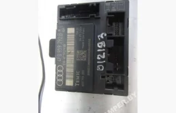 Блок управления двери Audi A6 2004 2400 Бензин i