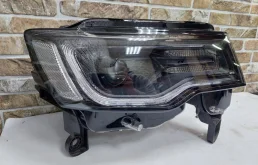 Фара правая для Jeep Grand Cherokee на фотографиях