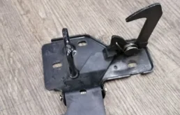 Замок капота Audi Q7 2007-2010 4L0823480A 4L