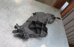 Кронштейн бампера audi S7 2016 4G8807284C 4G CTGE, передний правый
