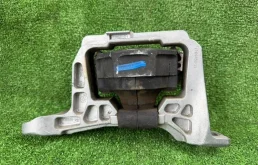 Опора ДВС Ford Focus 3 2016 1742411 M9DD, правая