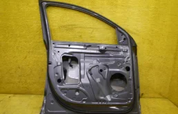 Дверь передняя левая для Audi Q7 2013 года на фотографиях