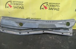 Жабо Mitsubishi L200 MN117709 KB4T 4D56, левое