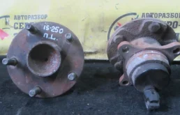 Ступица Lexus IS250 4355030020 GSE20 4GR, передняя правая