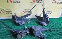 Замок двери Toyota Corolla 6905012350 ZZE120 3ZZ, задний правый