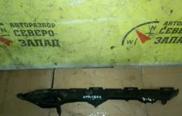 Кронштейн бампера Toyota Corolla 5215612290 ZRE151, левый