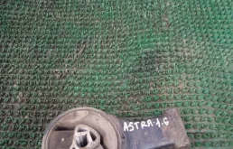 Подушка двигателя Opel Astra 13248630 J A16XER, передняя