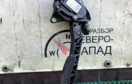 Педаль газа Nissan Teana 2011 18002JN00B J32 VQ35DE