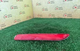 Катафот бампера Toyota Camry 2013 8192048012 50 1AZFE, задний левый